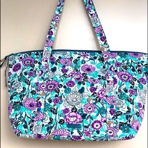 Reserved for Jeannette. Vera Bradley Penelope’s Garden Carry on Tote